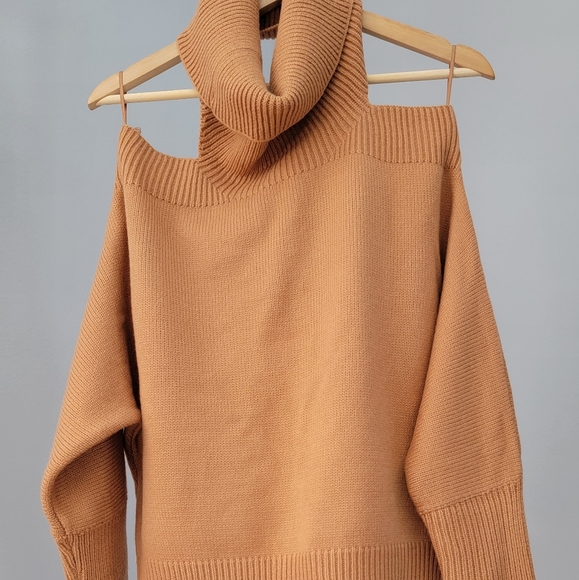 Lush women's open shoulder sweater size M - Picture 2 of 10